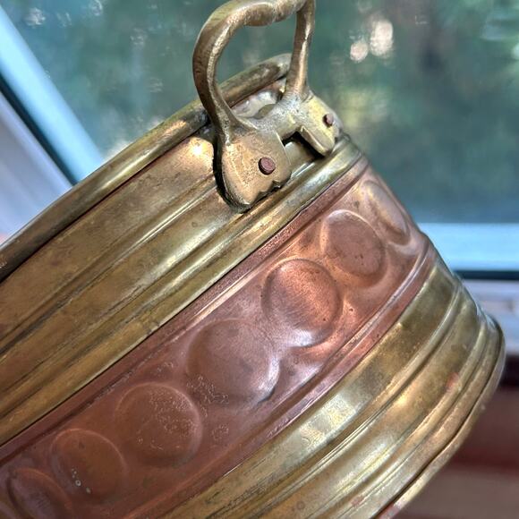 Vintage Brass & Copper Oval Jardiniere Planter with Handles - Picture 8 of 16